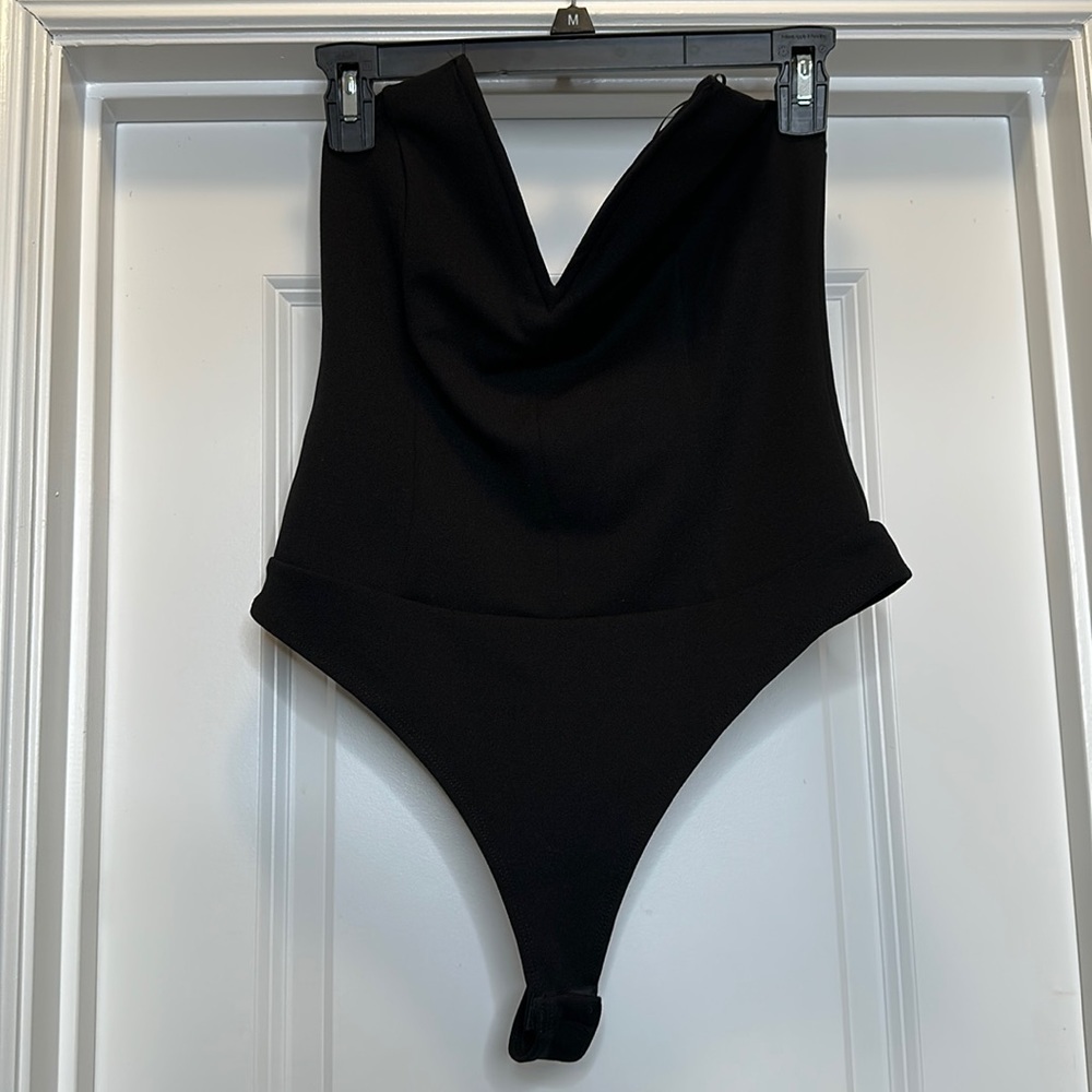 NWT! Black thong‎ strapless deep plunge bodysuit Sz Medium
